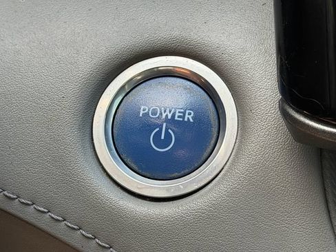 Used 2021 Toyota Highlander XLE FWD image 34