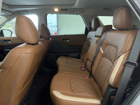 New 2026 Nissan Pathfinder Platinum w/ Cargo Package image 18