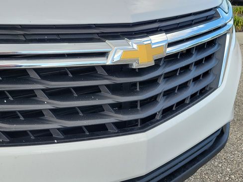 Used 2023 Chevrolet Equinox LS w/ LS Convenience Package FWD image 7