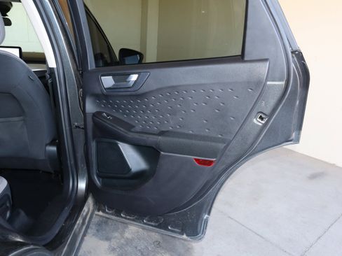 Used 2020 Ford Escape SE image 44