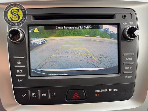 Used 2016 GMC Acadia SLE FWD image 29