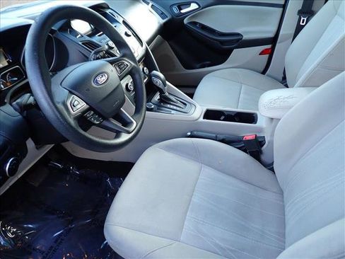 Used 2017 Ford Focus SE FWD image 8