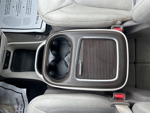 Used 2021 Chrysler Pacifica Touring-L image 23