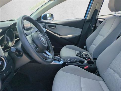 Certified 2019 Toyota Yaris LE FWD image 15