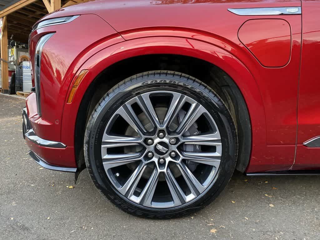 Certified 2026 Cadillac Vistiq Luxury w/ LPO, Floor Liner Package AWD/4WD image 12
