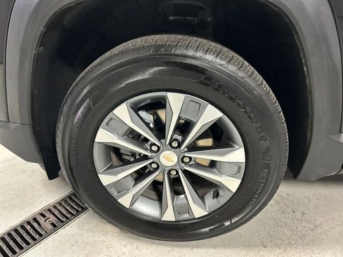 Used 2025 Chevrolet Equinox LT image 9