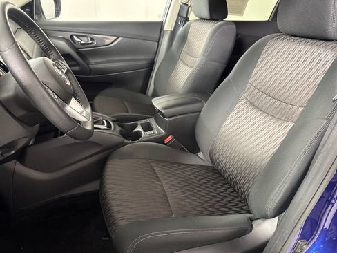 Used 2020 Nissan Rogue SV FWD image 11