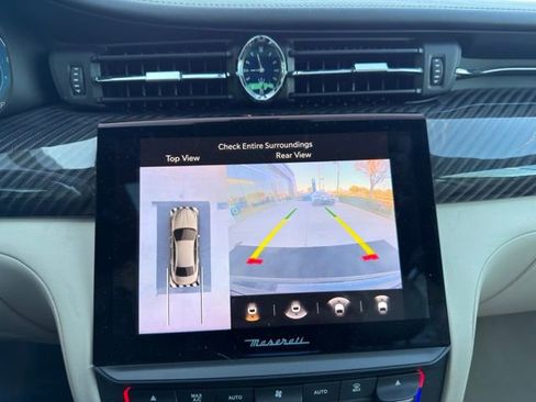 Used 2022 Maserati Quattroporte Modena image 12