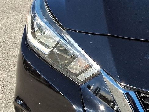 Used 2022 Nissan Versa S image 9