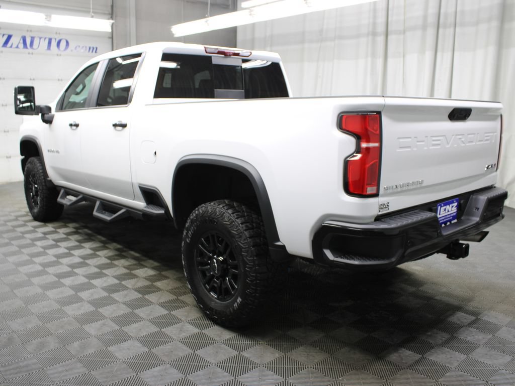 Used 2025 Chevrolet Silverado 2500 ZR2 w/ Technology Package AWD/4WD image 7