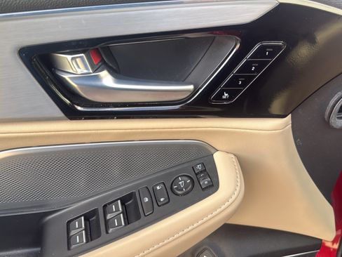 Used 2025 Acura MDX w/ Technology Package FWD image 13