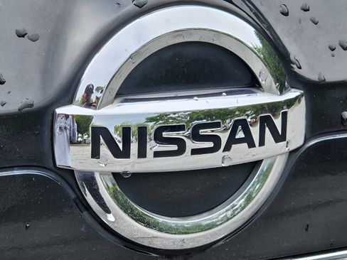 Used 2017 Nissan Rogue SL w/ SL Premium Package FWD image 31