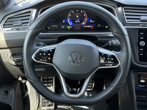Used 2024 Volkswagen Tiguan SE R-Line image 17