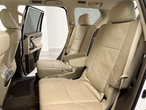 Used 2018 Lexus GX 460 Premium image 13