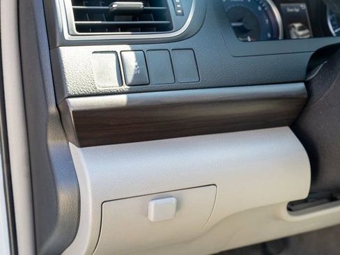 Used 2017 Toyota Camry XLE FWD image 35