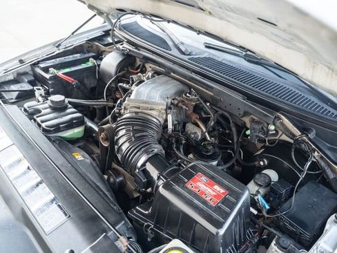 Used 2001 Ford F150 Lightning image 26