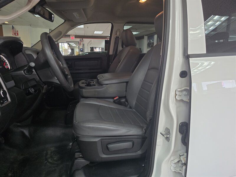 Used 2019 RAM 1500 Tradesman w/ Chrome Appearance Group AWD/4WD image 10
