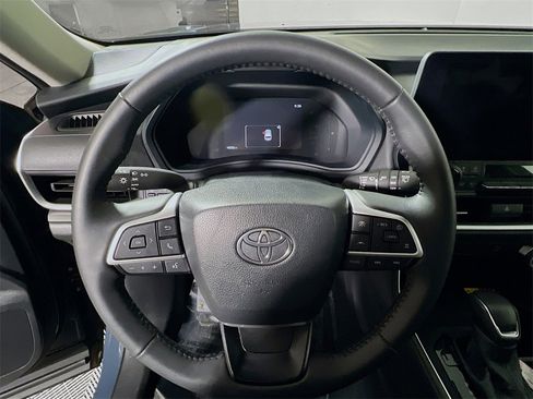 Certified 2024 Toyota Grand Highlander XLE image 11