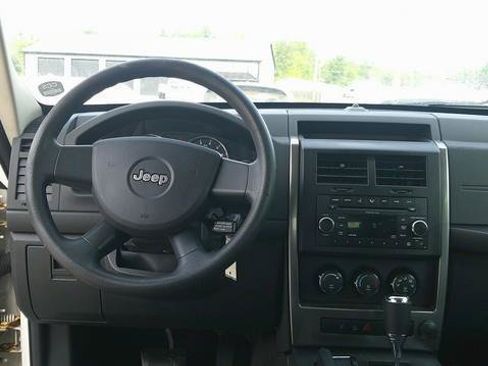 Used 2009 Jeep Liberty Sport w/ Popular Equipment Group AWD/4WD image 10
