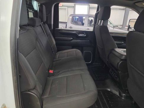 Used 2024 Chevrolet Silverado 2500 LT w/ Convenience Package image 18