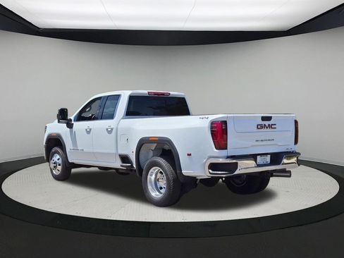 New 2026 GMC Sierra 3500 SLE w/ SLE Value Package AWD/4WD image 3