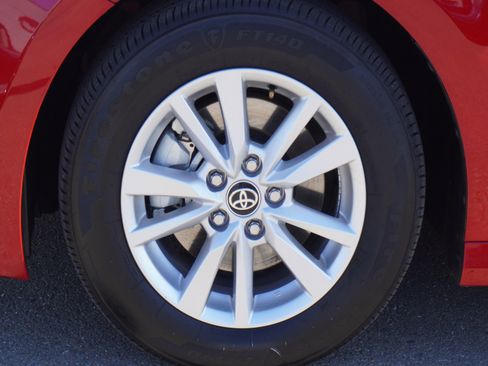 Used 2025 Toyota Camry LE image 7