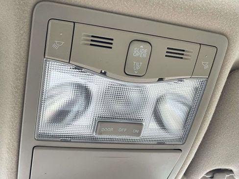 Used 2008 Toyota Avalon Limited image 24