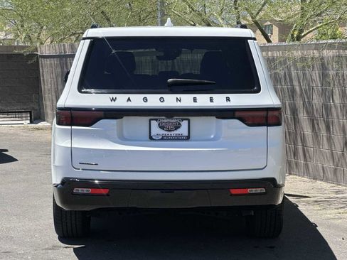 Used 2023 Jeep Wagoneer Series II AWD/4WD image 7