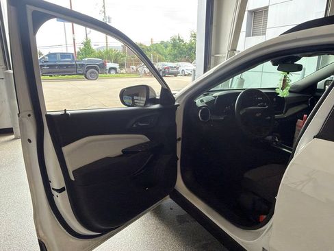 Used 2024 Chevrolet Trax LT FWD image 5