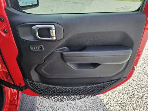 Used 2019 Jeep Wrangler Sport AWD/4WD image 25