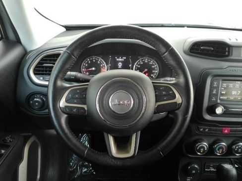 Used 2017 Jeep Renegade Latitude w/ Cold Weather Group AWD/4WD image 28