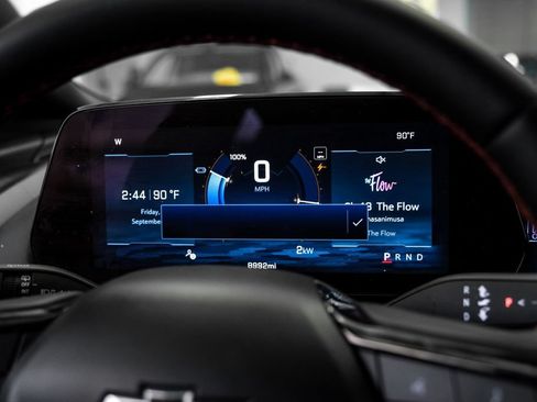 Used 2026 Chevrolet Equinox EV RS FWD image 18