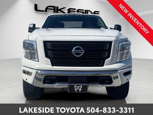 Used 2021 Nissan Titan SV w/ SV Convenience Package image 10