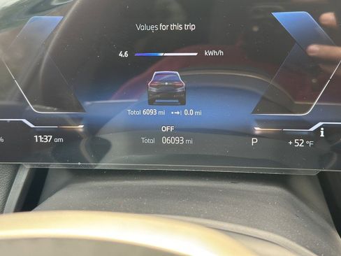 Certified 2025 BMW iX xDrive50 image 25