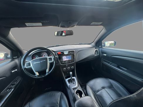 Used 2011 Chrysler 200 Limited FWD image 23