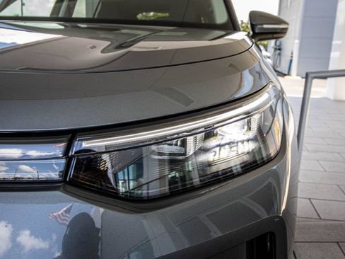 New 2026 Volkswagen Tiguan SE FWD image 6
