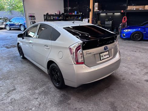 Used 2013 Toyota Prius Two FWD image 4