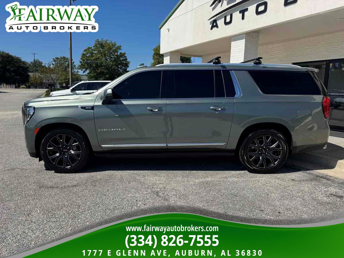 Used 2023 GMC Yukon XL Denali w/ Advanced Technology Package RWD image 9
