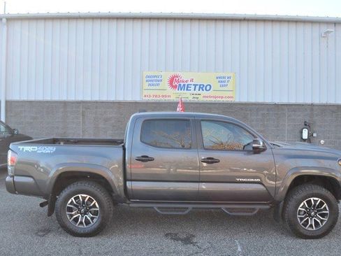 Used 2023 Toyota Tacoma TRD Sport image 9