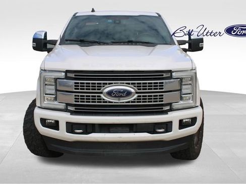 Used 2019 Ford F250 Platinum w/ Platinum Ultimate Package image 2