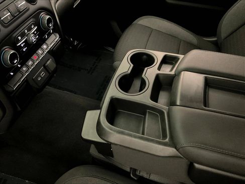 Used 2022 Chevrolet Silverado 1500 LT AWD/4WD image 19