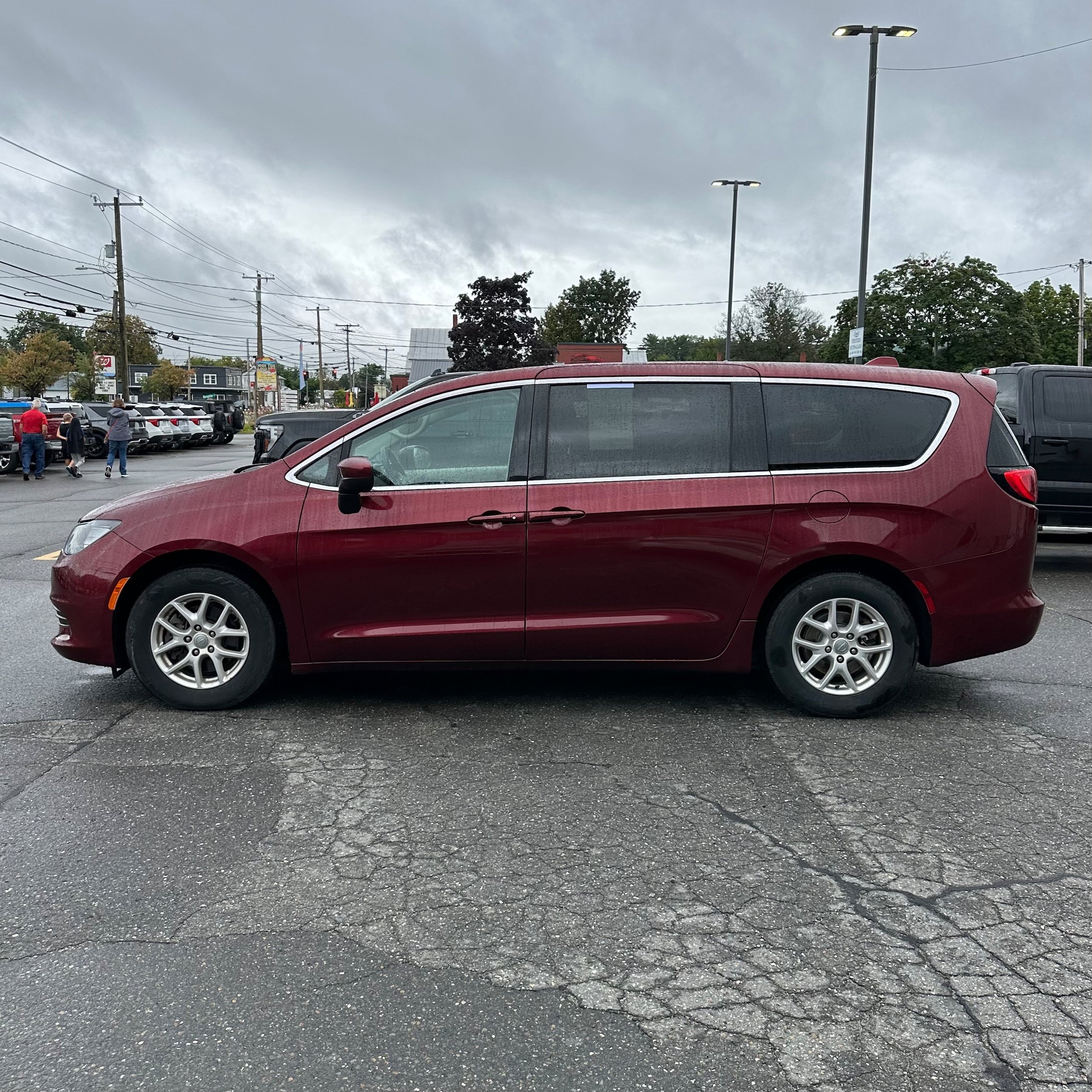 Used 2017 Chrysler Pacifica LX FWD image 6