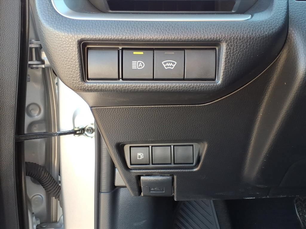 Certified 2025 Toyota Prius LE FWD image 18
