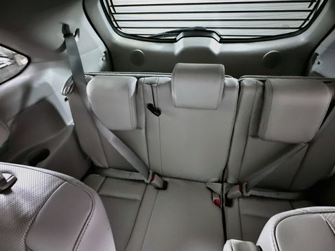 Used 2016 Toyota Highlander Limited Platinum FWD image 30