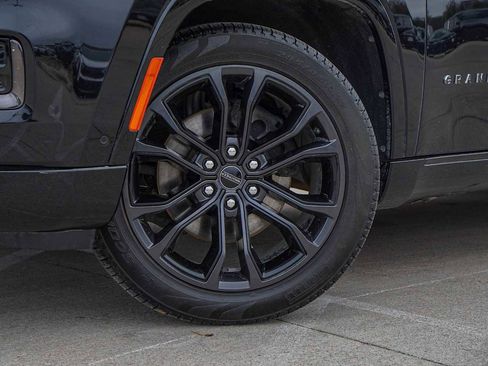 Used 2024 Jeep Grand Wagoneer Series II w/ Quick Order Packagew 28T image 2