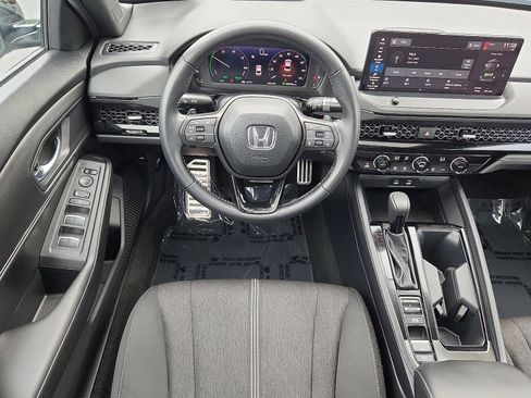 Used 2024 Honda Accord Sport image 11