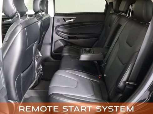 Used 2018 Ford Edge Titanium w/ Technology Package FWD image 17