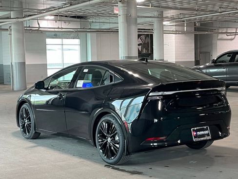 New 2026 Toyota Prius Plug-In Hybrid FWD image 7