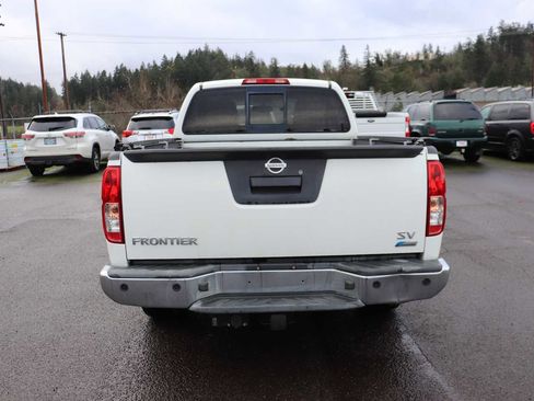 Used 2018 Nissan Frontier SV image 6