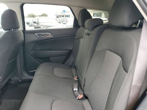 Used 2023 Kia Sportage LX image 16